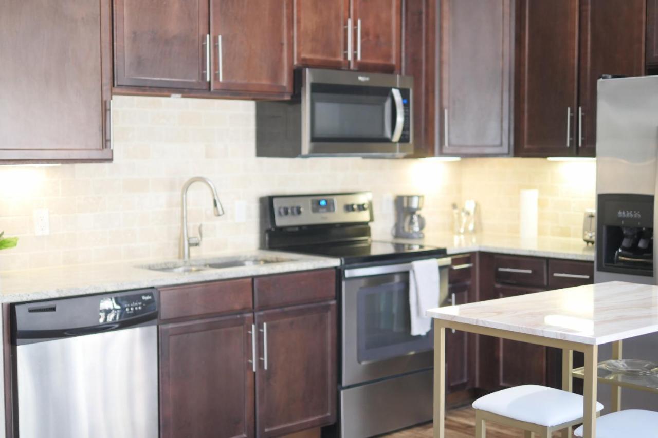 Апартаменты Urban Oasis Your Perfect Getaway In The Heart Of Downtown! Хьюстон Экстерьер фото